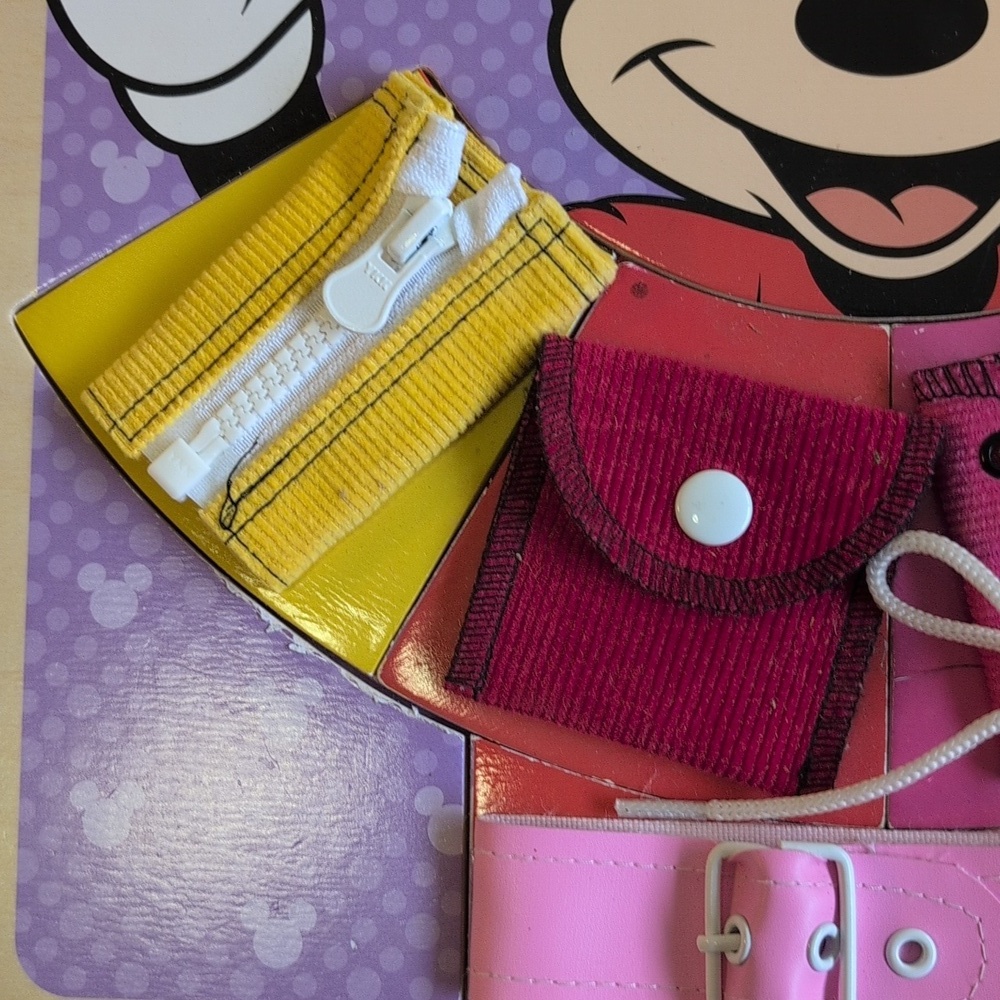 melissa & doug x disney minnie mouse wooden basic skills puzzle board age 3 YRS+ - Picture 3 of 9